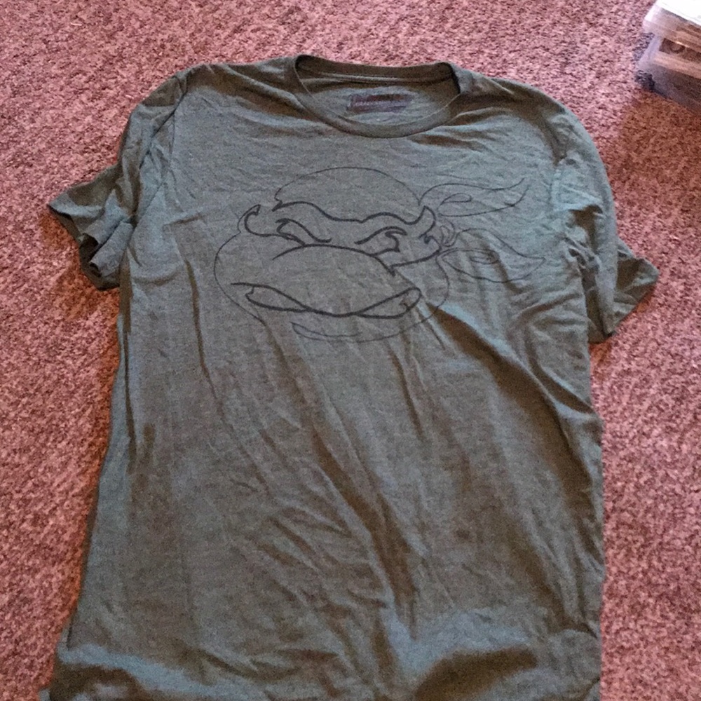 Old navy ninja turtle T shirt